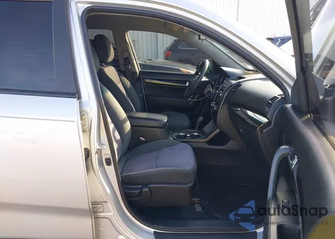 2013 Kia Sorento Lx z USA, uszkodzony, nr VIN 5XYKT3A17DG325415